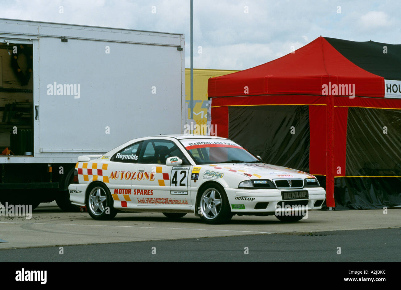 Rover 220 Turbo Coupe. Eingeführte 1992. Silverstone 15.06.2002 Stockfoto