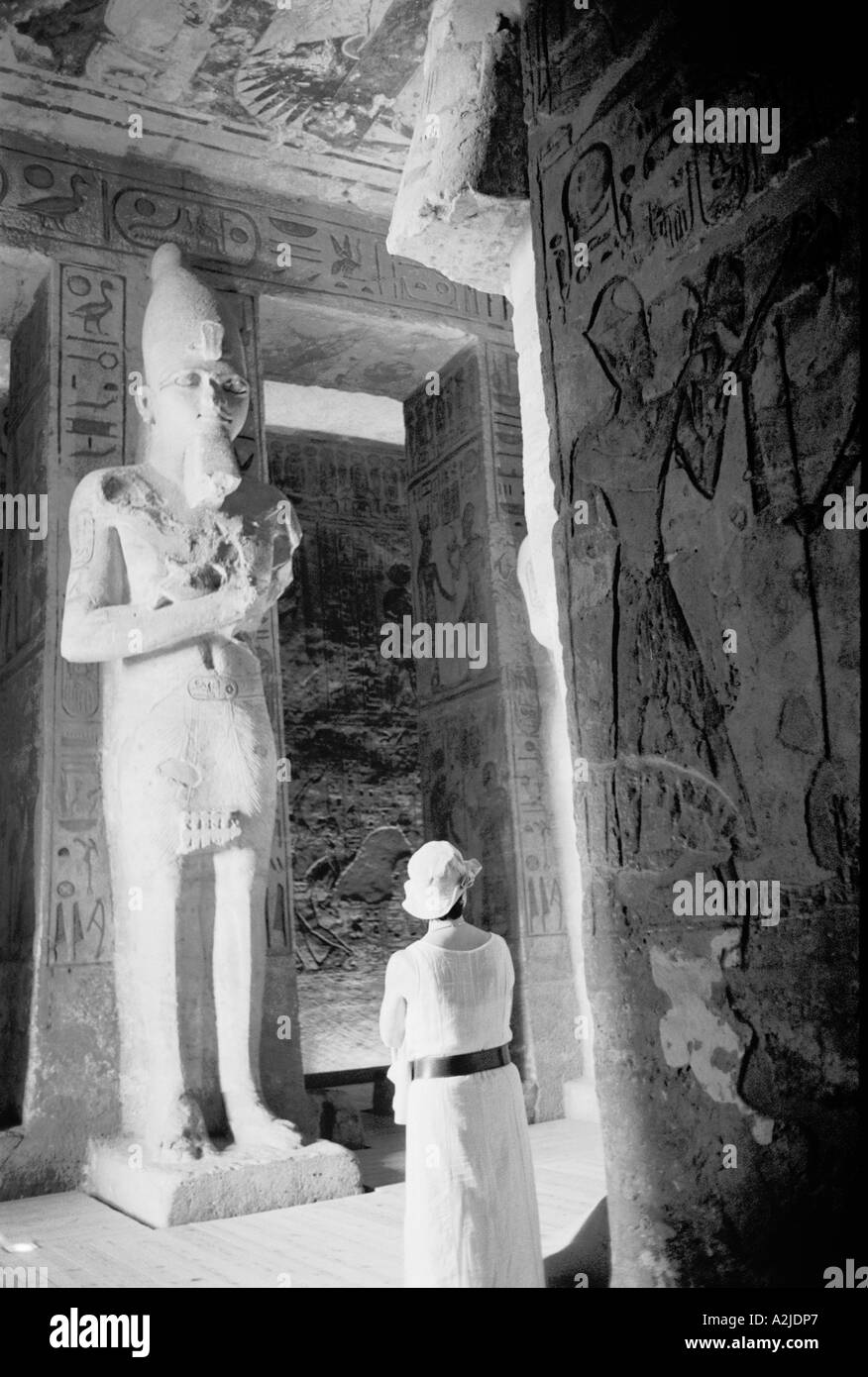 Abu Simbel Ägypten, Tourist im inneren Tempels (NR) Stockfoto