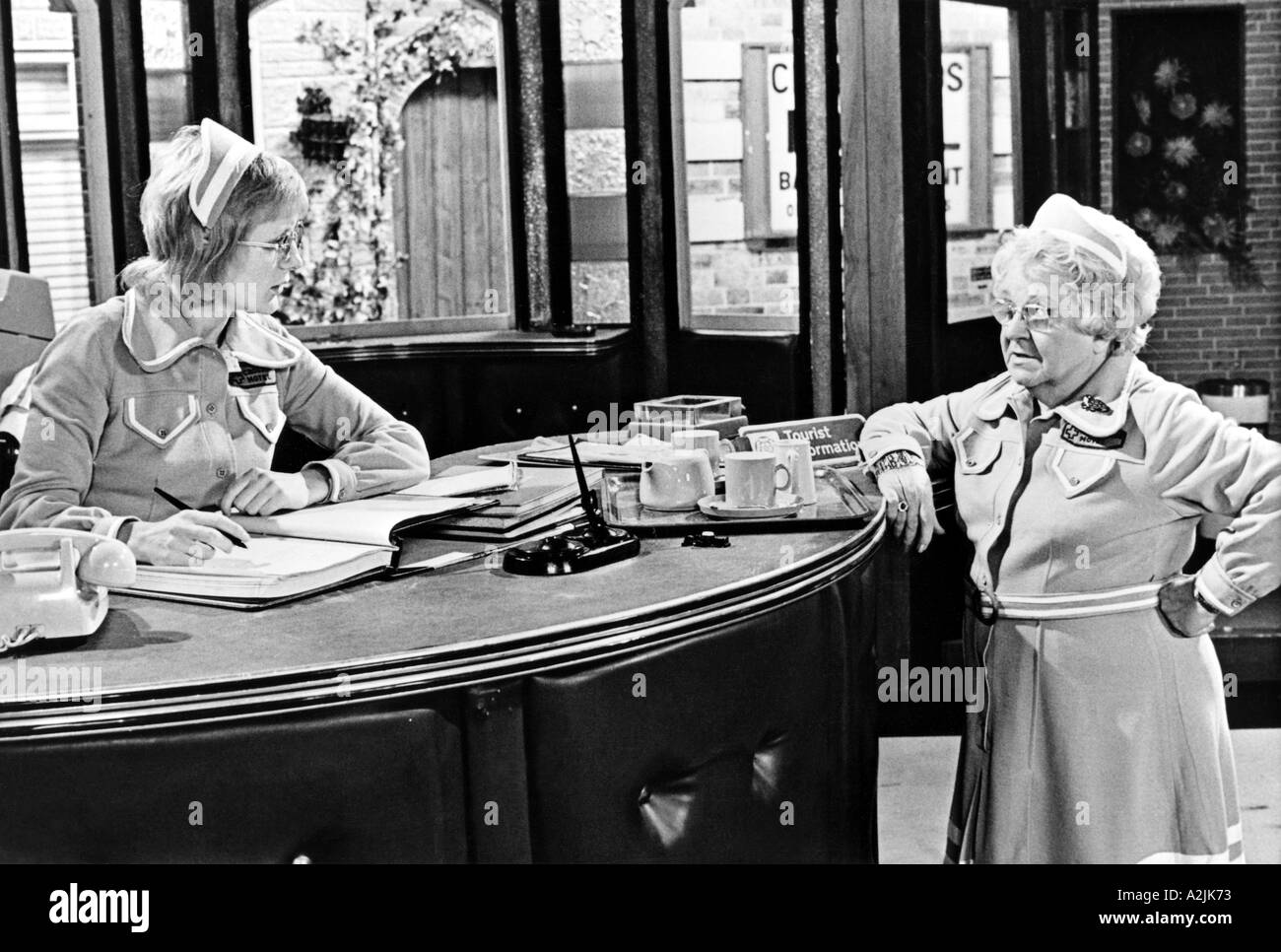 Kreuzung UK TV Serie 1964 88 mit linken Sally Adcock als Jane Smith und Ann George als Amy Turtle Stockfoto