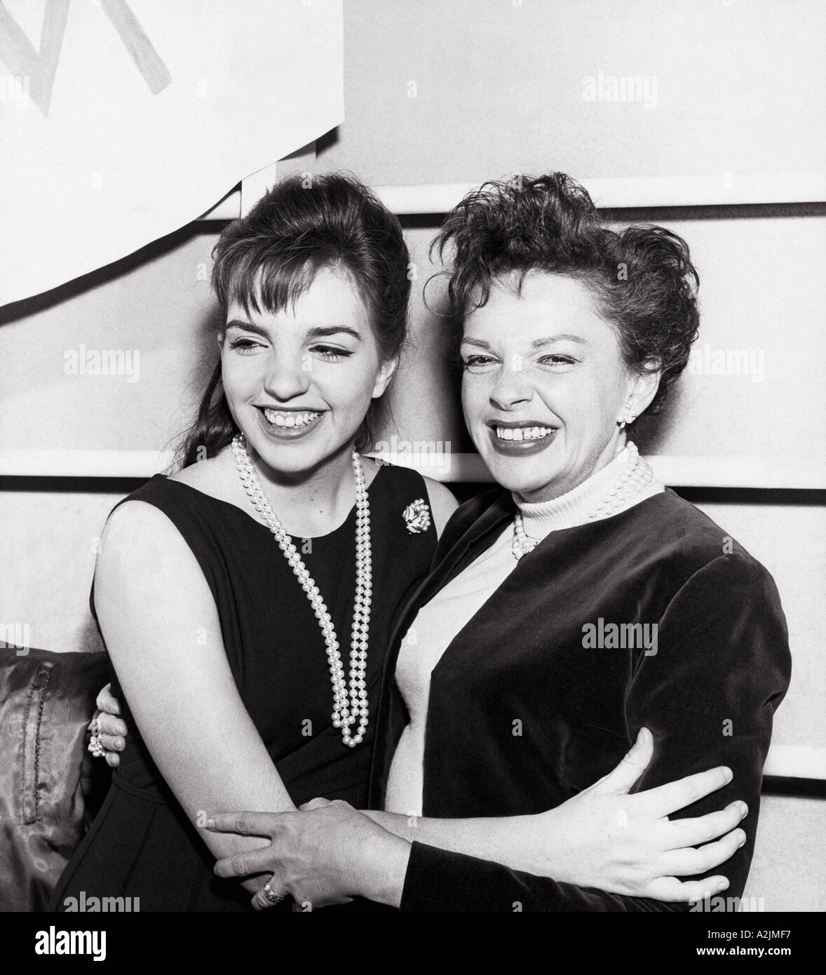 JUDY GARLAND Judy mit Tochter Liza 1964 Stockfoto