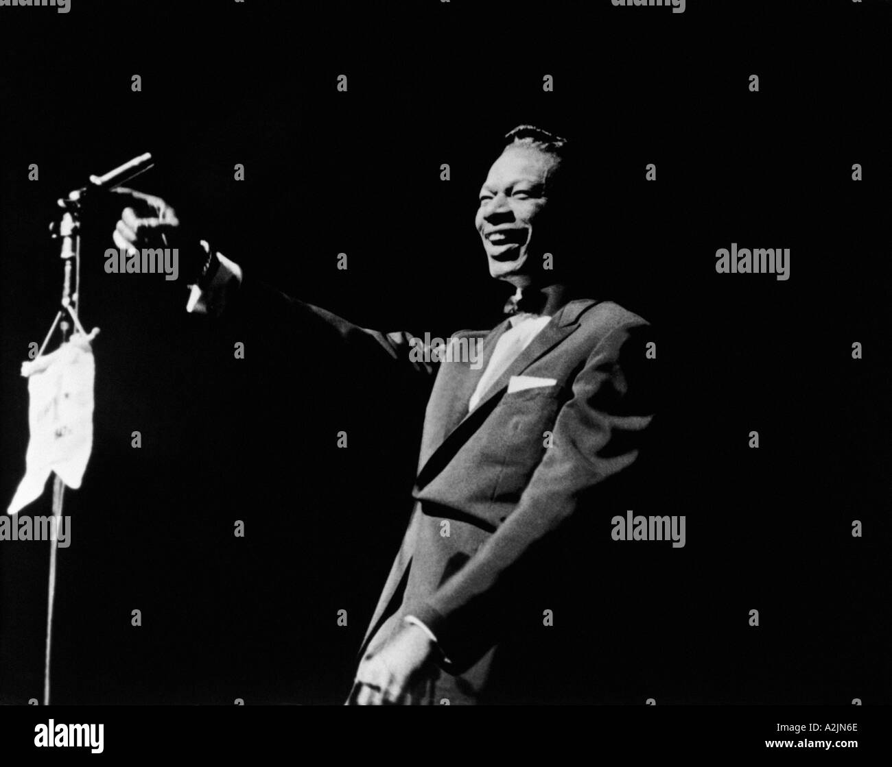 NAT KING COLE (1919-1965), US-amerikanischer Sänger über 1964 Stockfoto