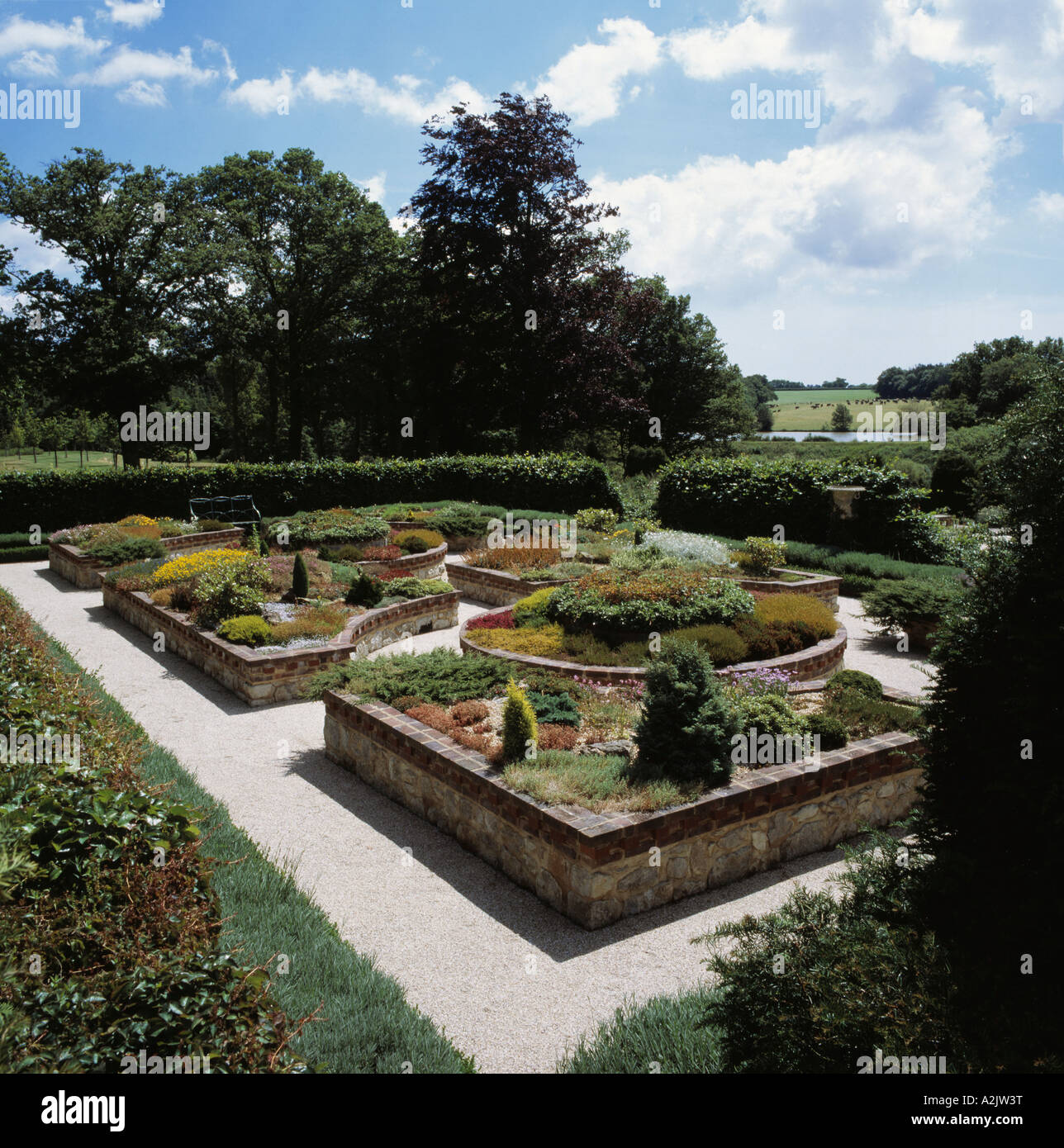 Formale Parterres mit Hochbeeten im Bauerngarten Stockfotografie Alamy