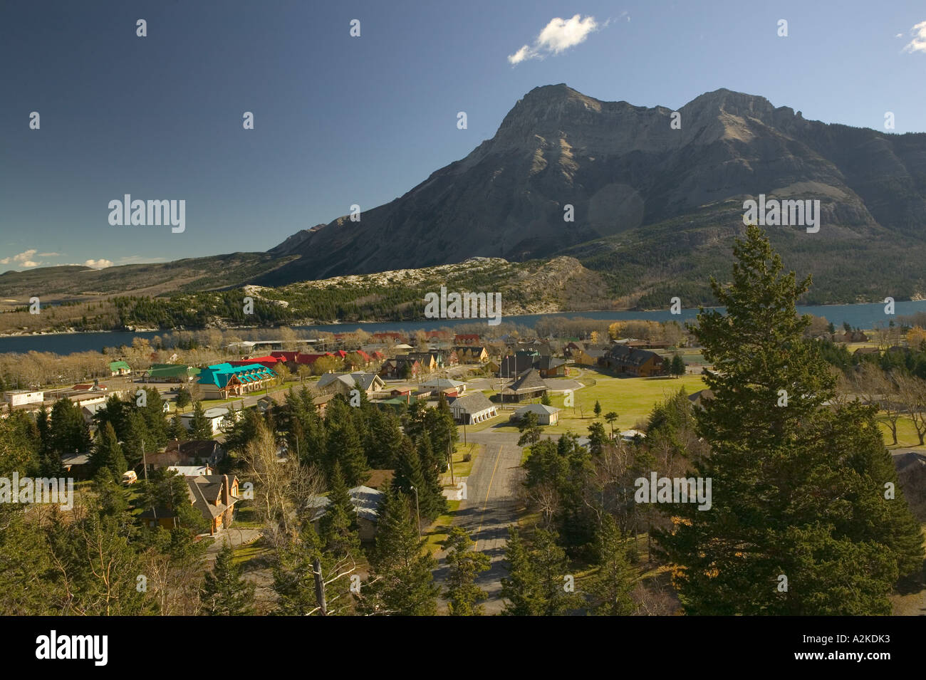 Kanada, Alberta: Waterton Lakes National Park: Blick auf die Stadt des Waterton Park Village Stockfoto