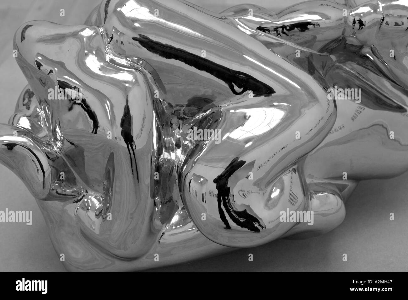Abstrakte Metallplastik eingehend Kunstausstellung in Charlottenborg in Kopenhagen Stockfoto