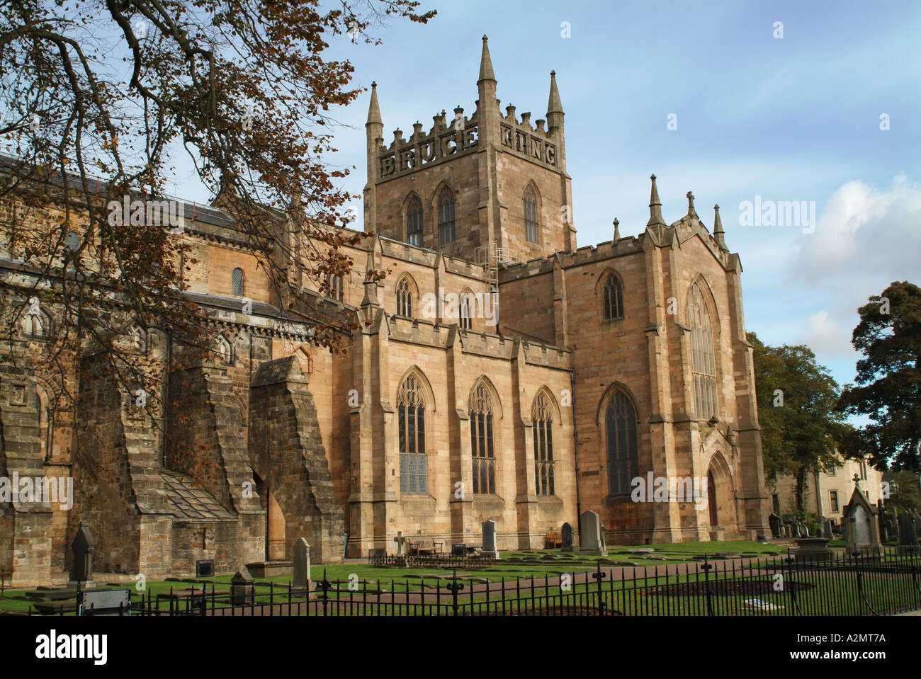Die moderneren Abtei Pfarrkirche in Dunfermline, Fife, Schottland, UK. Stockfoto