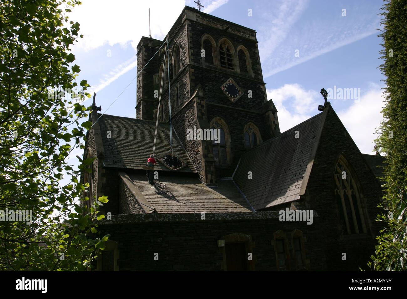 Kirche-Uhr Reparaturen Pfarrei Kirche von St Mary Applethwaite Windermere Stockfoto