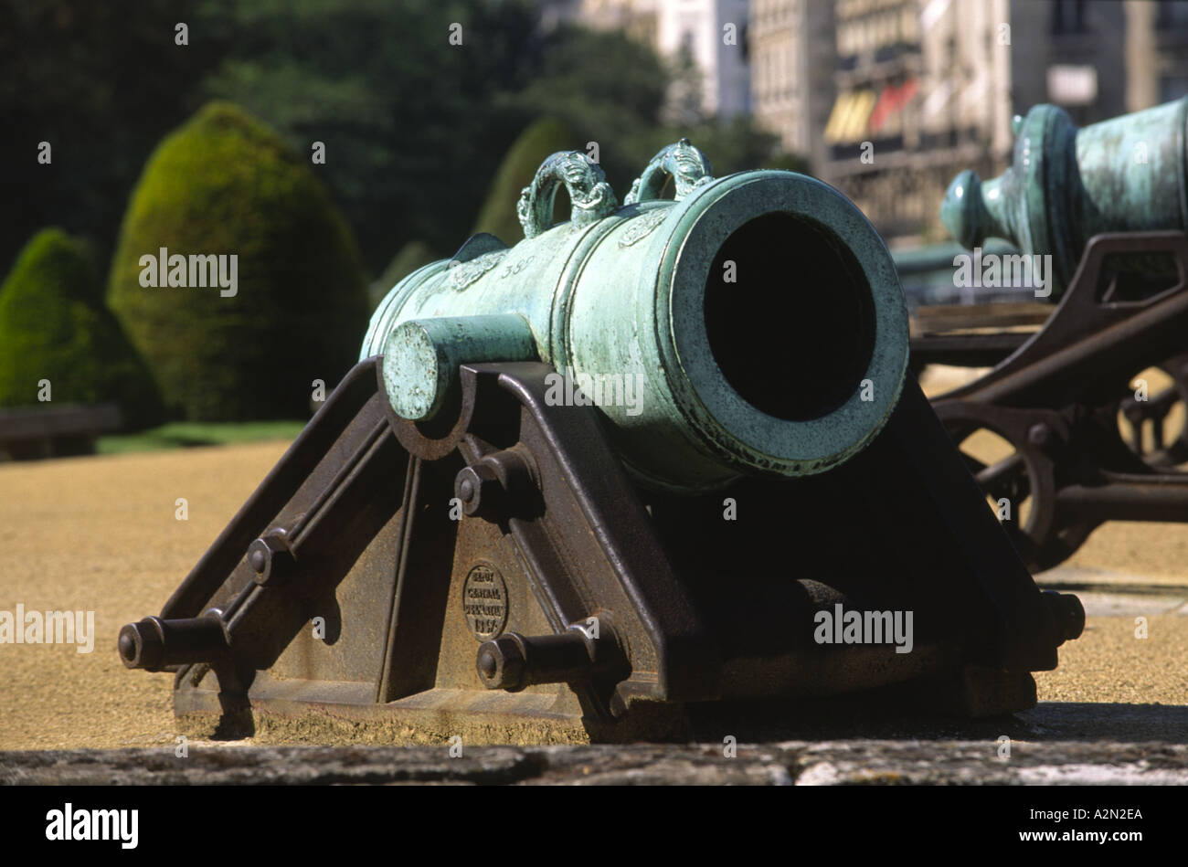 Bronze Mörser Invalides Gärten Paris Stockfoto