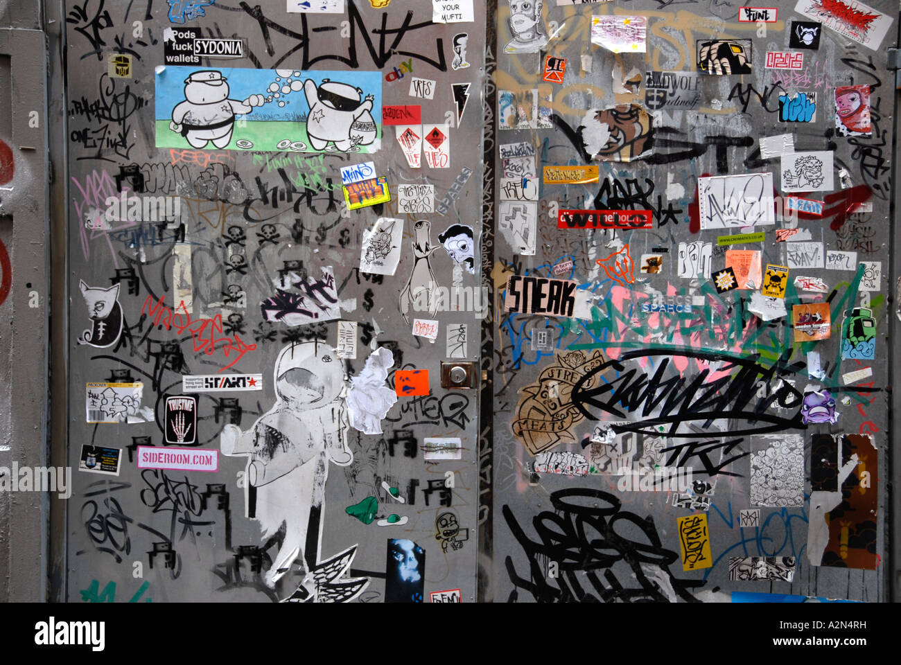 Graffiti und Bill Buchungen, Melbourne Australien Stockfoto