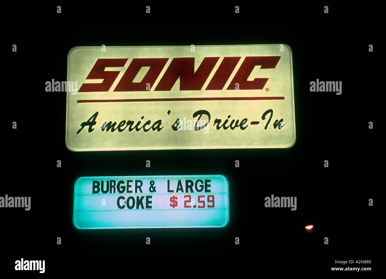 Sonic Hamburger Restaurant Schild USA fahren Stockfoto