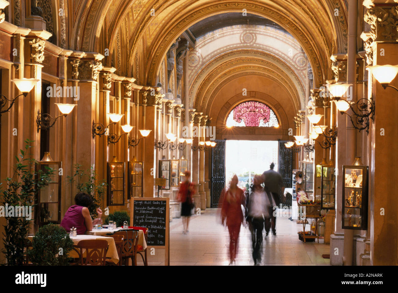 Innenräume des Einkaufs Zentrum Freyung Wien Österreich Stockfoto