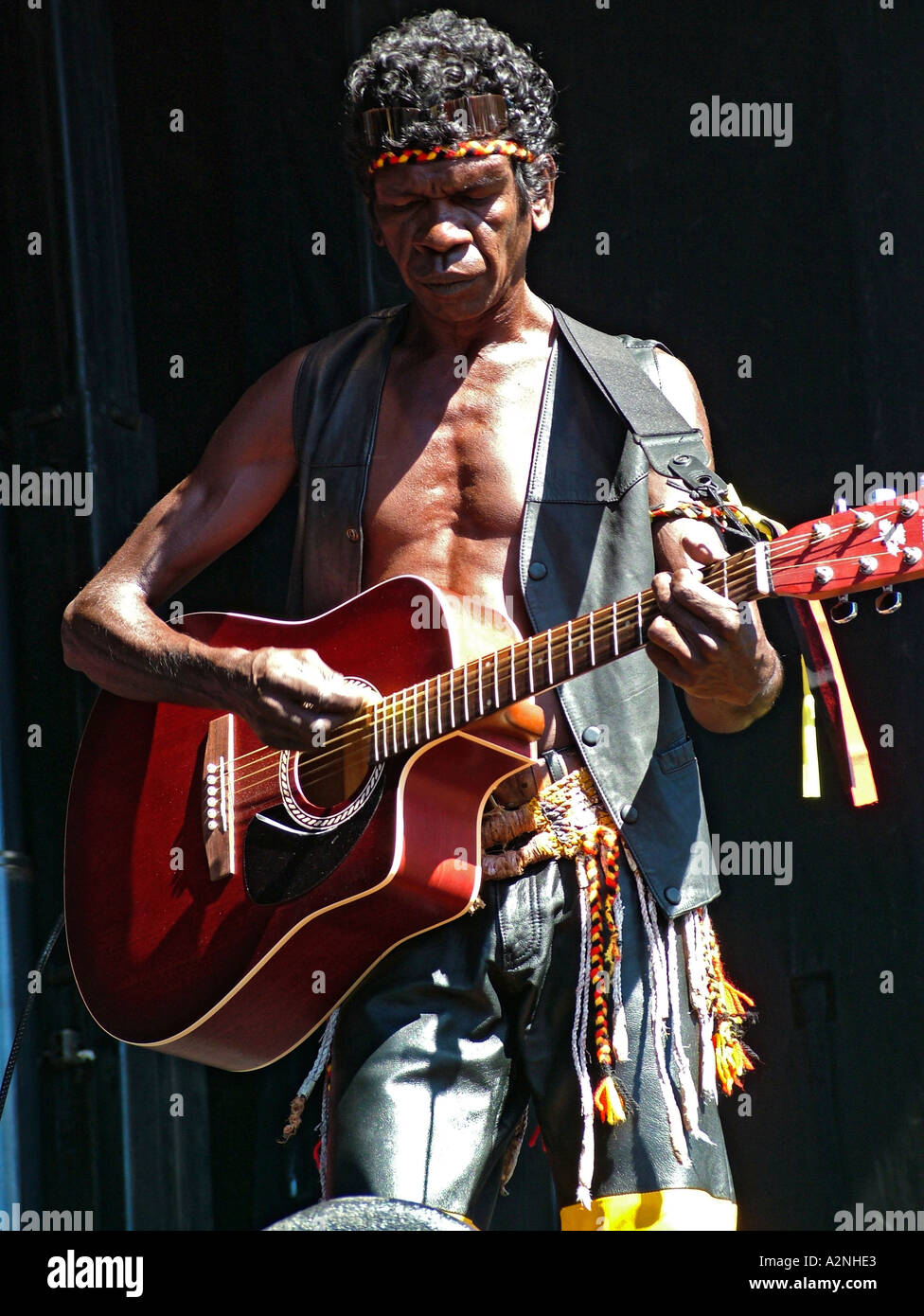 Australische Ureinwohner Rockmusiker George Rrurrambu und seine Band Birdwave führen bei WOMAD 2005 New Plymouth New Zealand Stockfoto