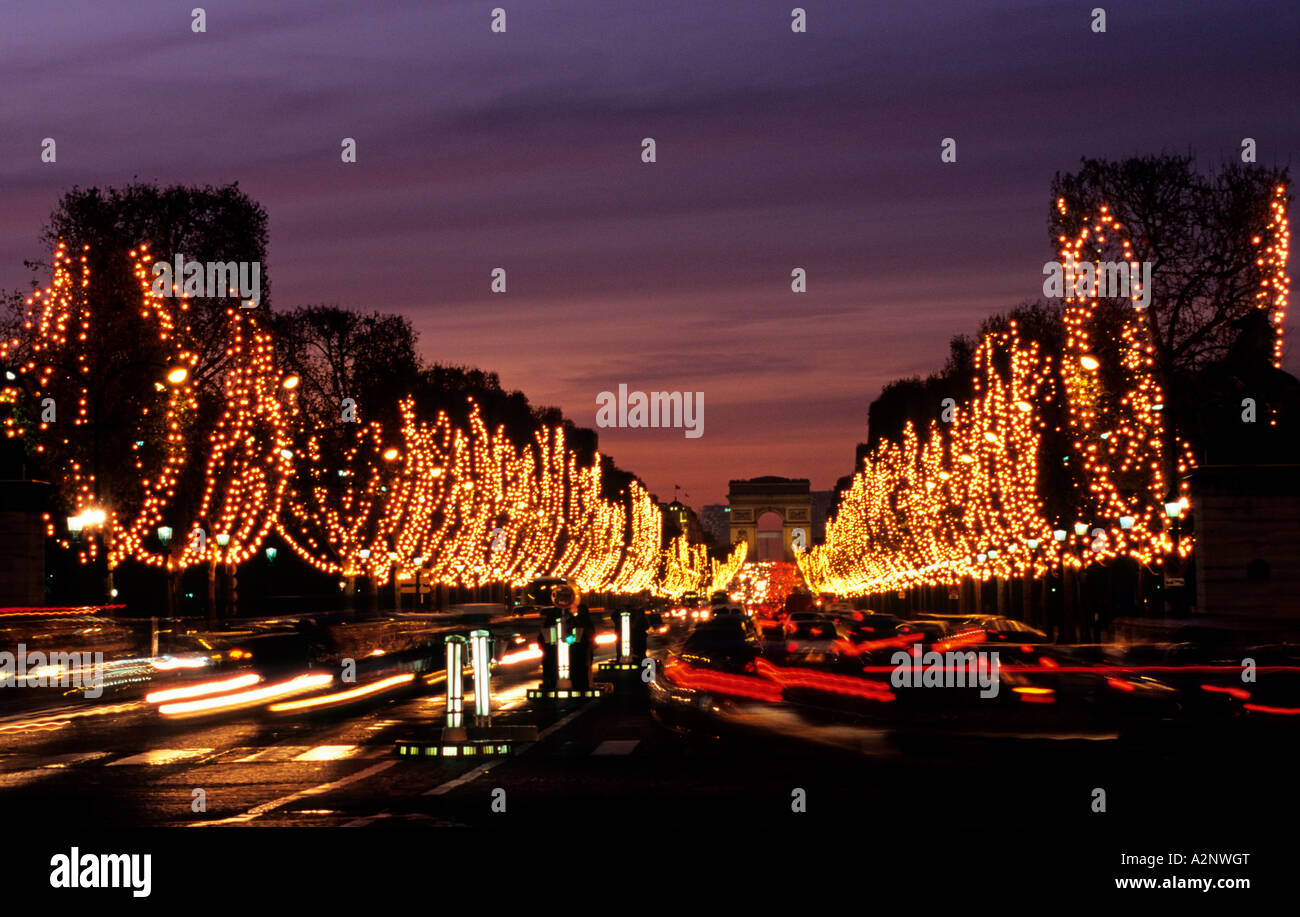 Paris Champs Elysees Arc Triomphe Weihnachtsbeleuchtung Stockfoto