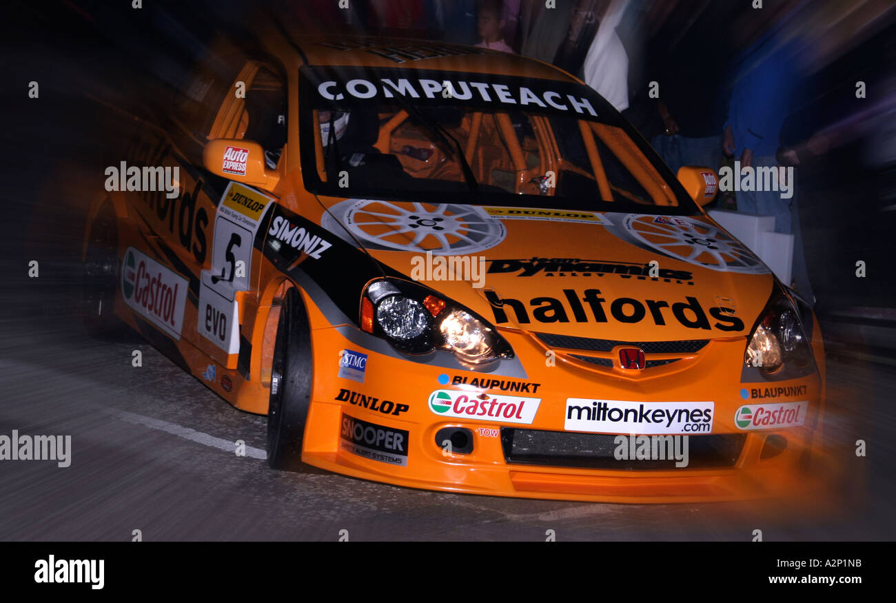 BTCC Auto in Demonstrationswettbewerb in Milton Keynes im Jahr 2005 Stockfoto