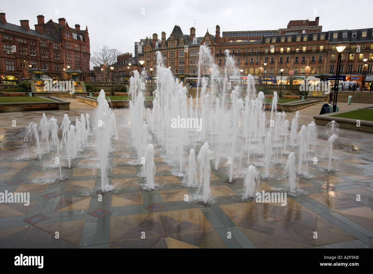 Brunnen in der Peace Gardens im Zentrum von Sheffield South Yorkshire UK Stockfoto
