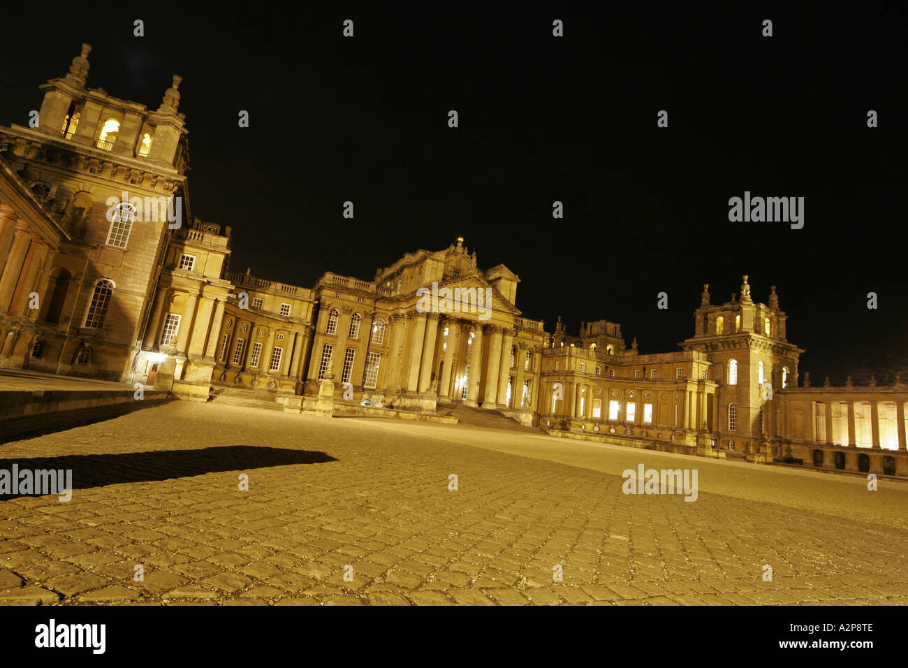 Blenheim Palace bei Nacht Stockfoto