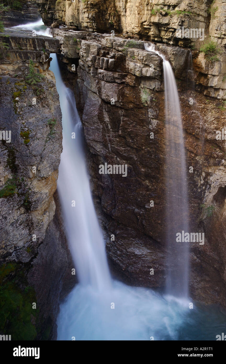 Detail der Upper Falls Johnston Canyon Creek Canadian Rocky Mountains Nationalpark Banff Alberta Canada Stockfoto