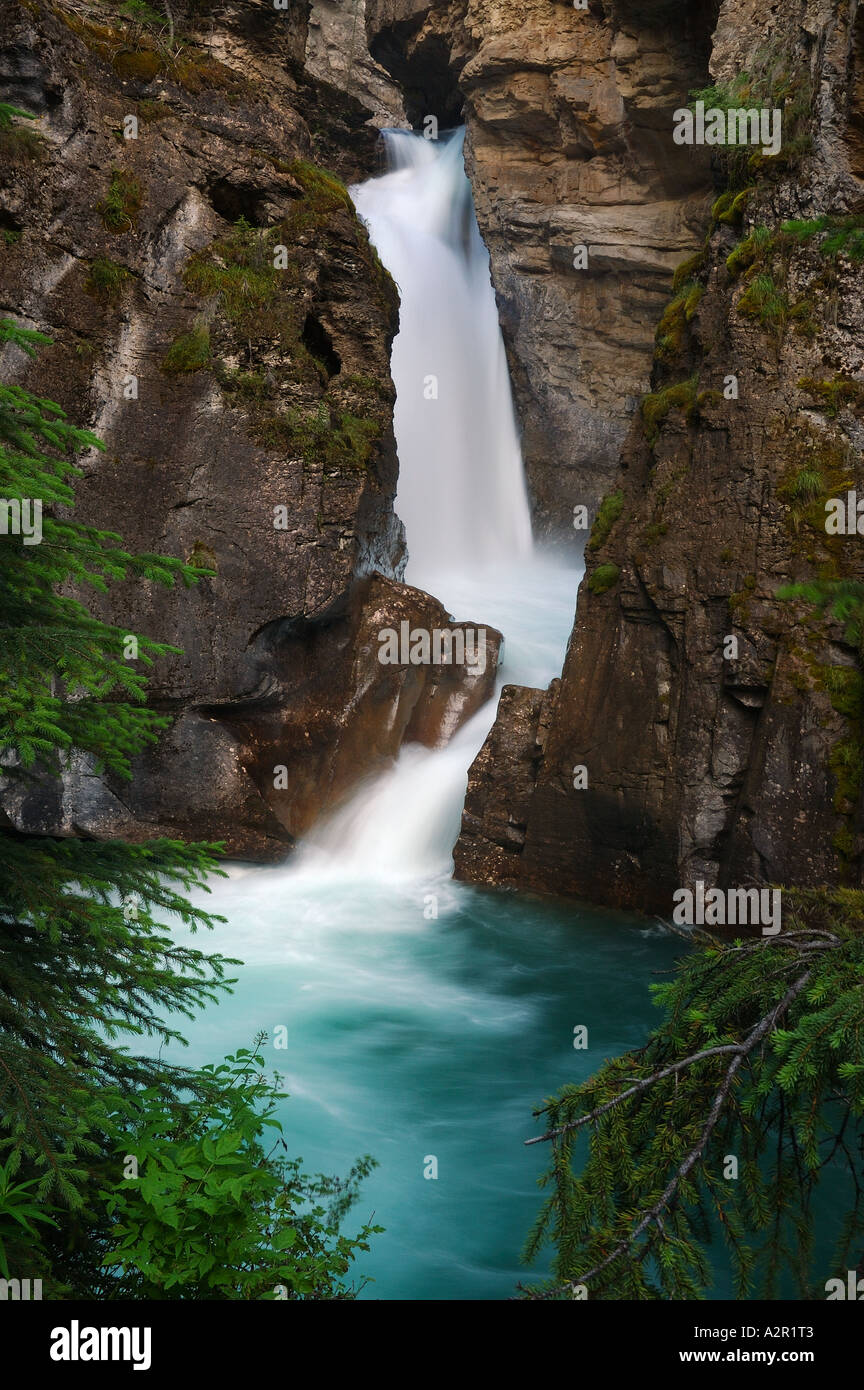 Lower Falls Johnston Canyon Creek Canadian Rocky Mountains Nationalpark Banff Alberta Canada Stockfoto