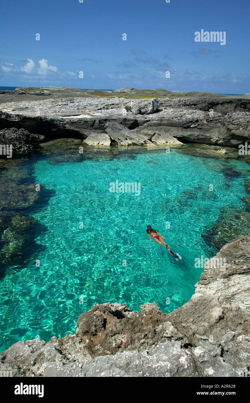Frau im Swimming Hole Cay Sal Bank Bahamas Inseln Schnorcheln Stockfoto