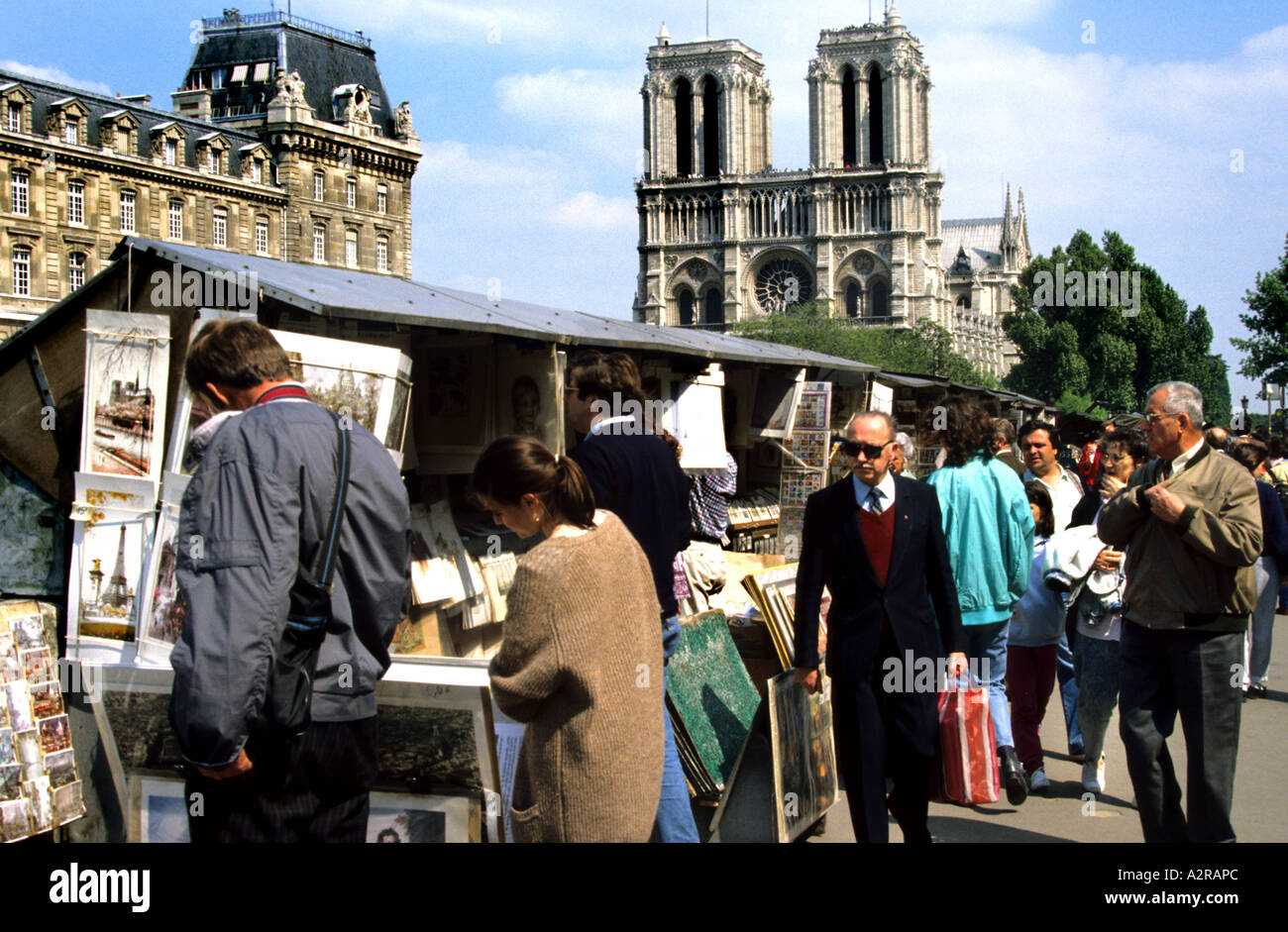 Notre Dame Kathedrale mittelalterlichen Paris Frankreich gebrauchte Bücherstand Buch Bücher Stockfoto