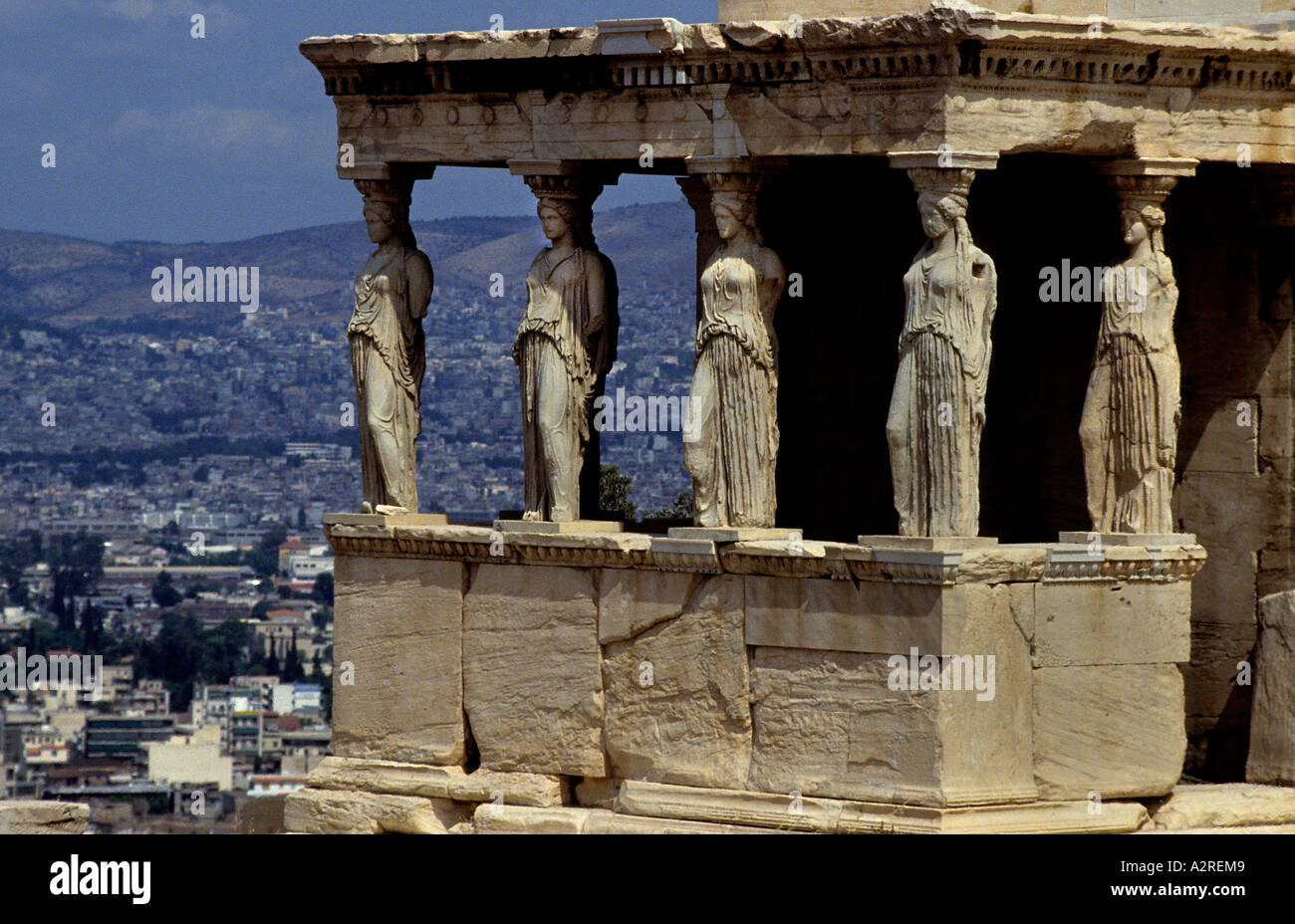 Veranda die Karyatiden an der Erechteion The Parthenon ist ein Tempel der griechischen Göttin Athene, erbaut im 5. Jahrhundert v. Chr. Stockfoto