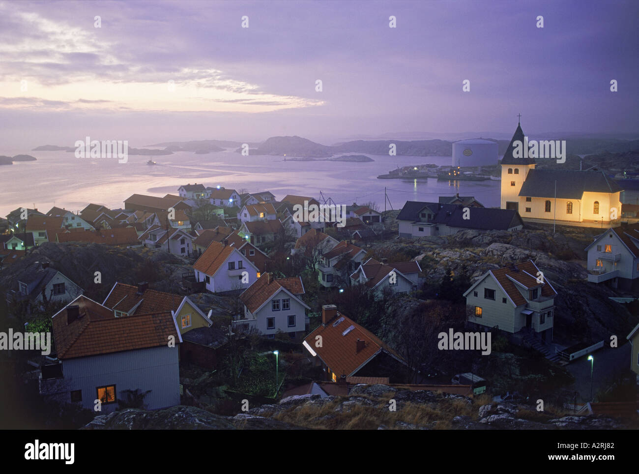 Dorf von Skarhamn auf Insel von Tjorn an Schwedens Westküste Stockfoto
