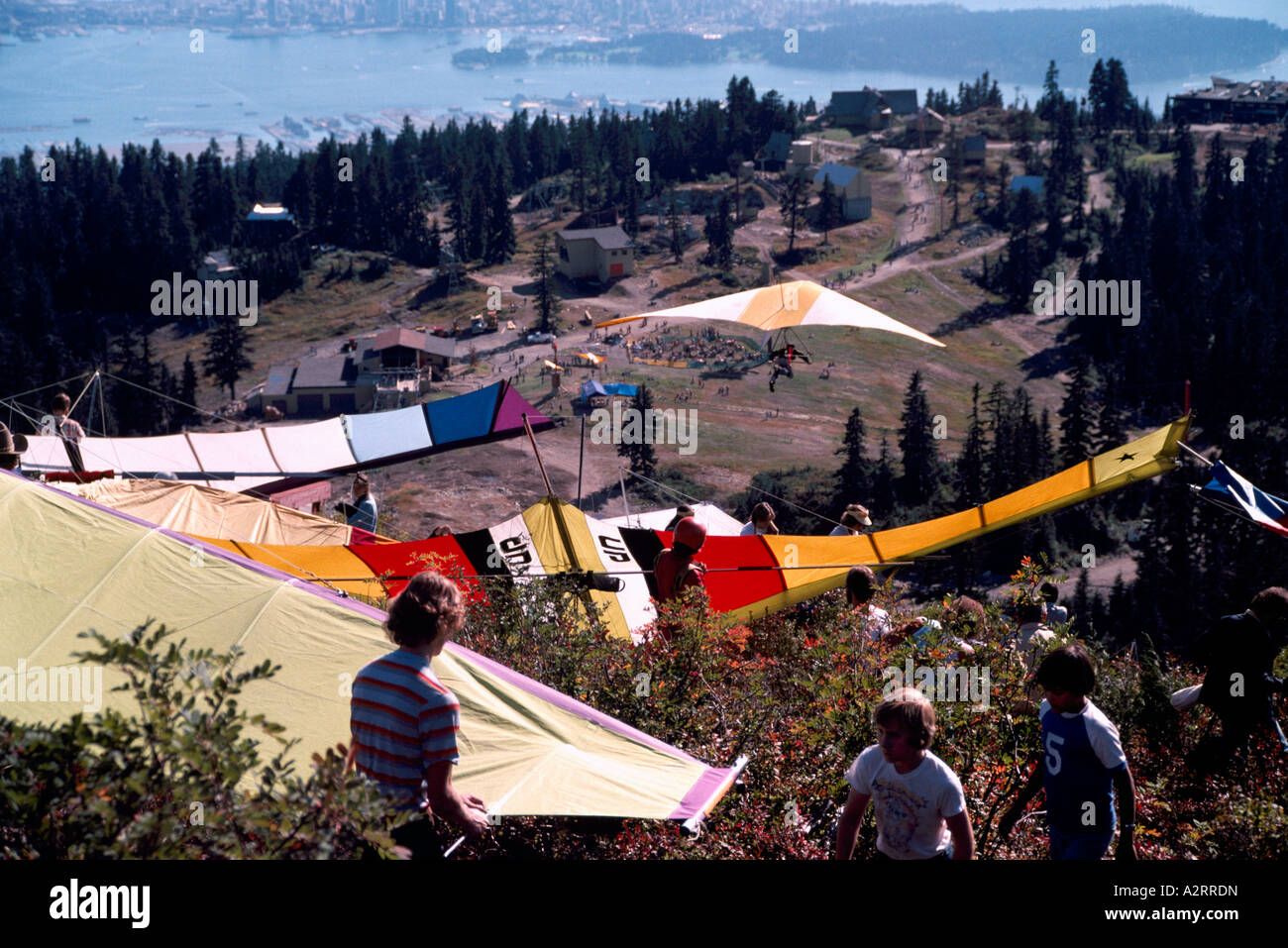 Hängegleiter Drachenfliegen auf Grouse Mountain, North Vancouver, BC, Britisch-Kolumbien, Kanada Stockfoto