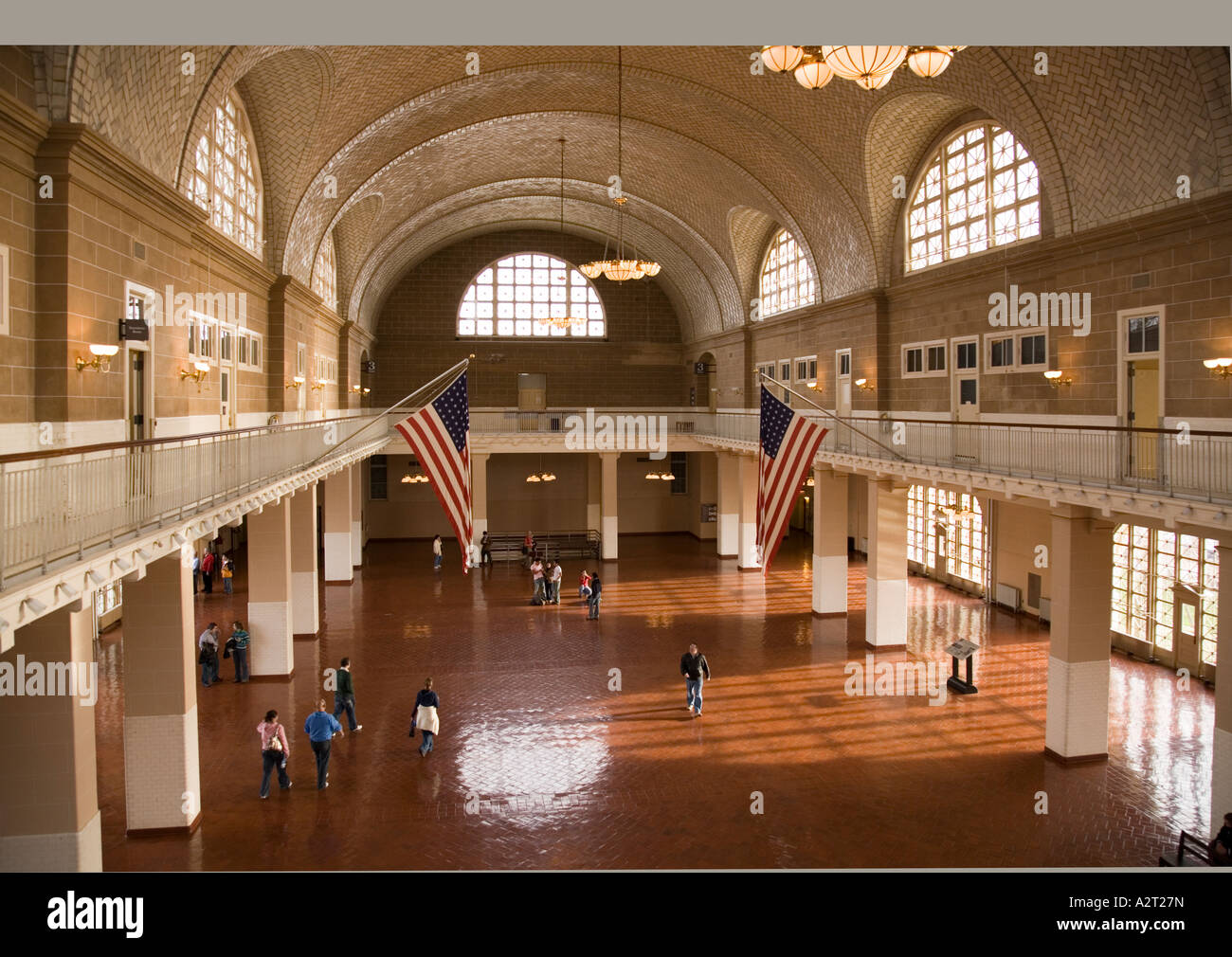 Ellis Island The Great Hall Registry-Raum, von dritten Ebene Balkon. Migrationsmuseums.  Ellis Island. New York City. USA Stockfoto
