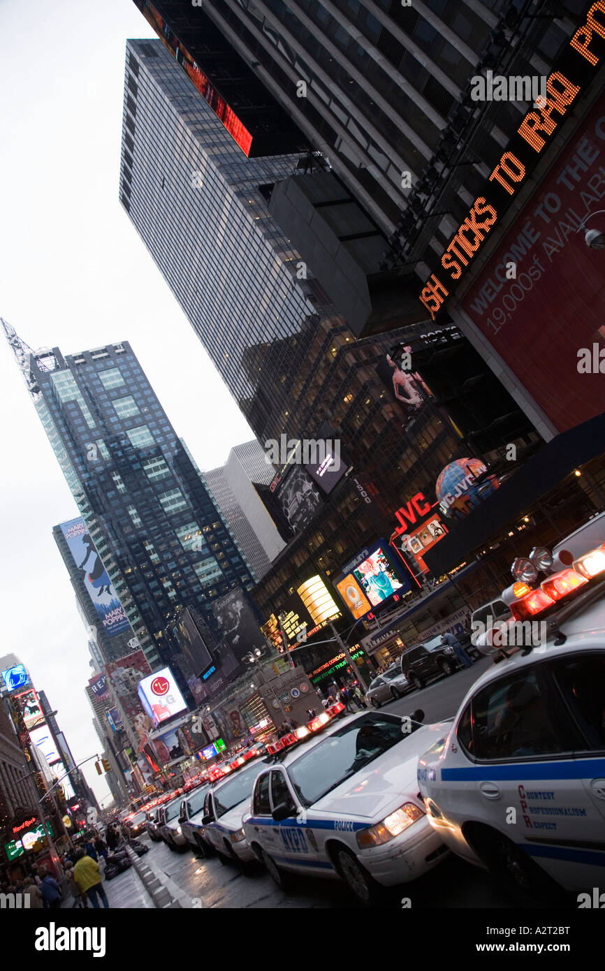 NYPD Autos auf Übung Times Square Manhattan New York USA Stockfoto