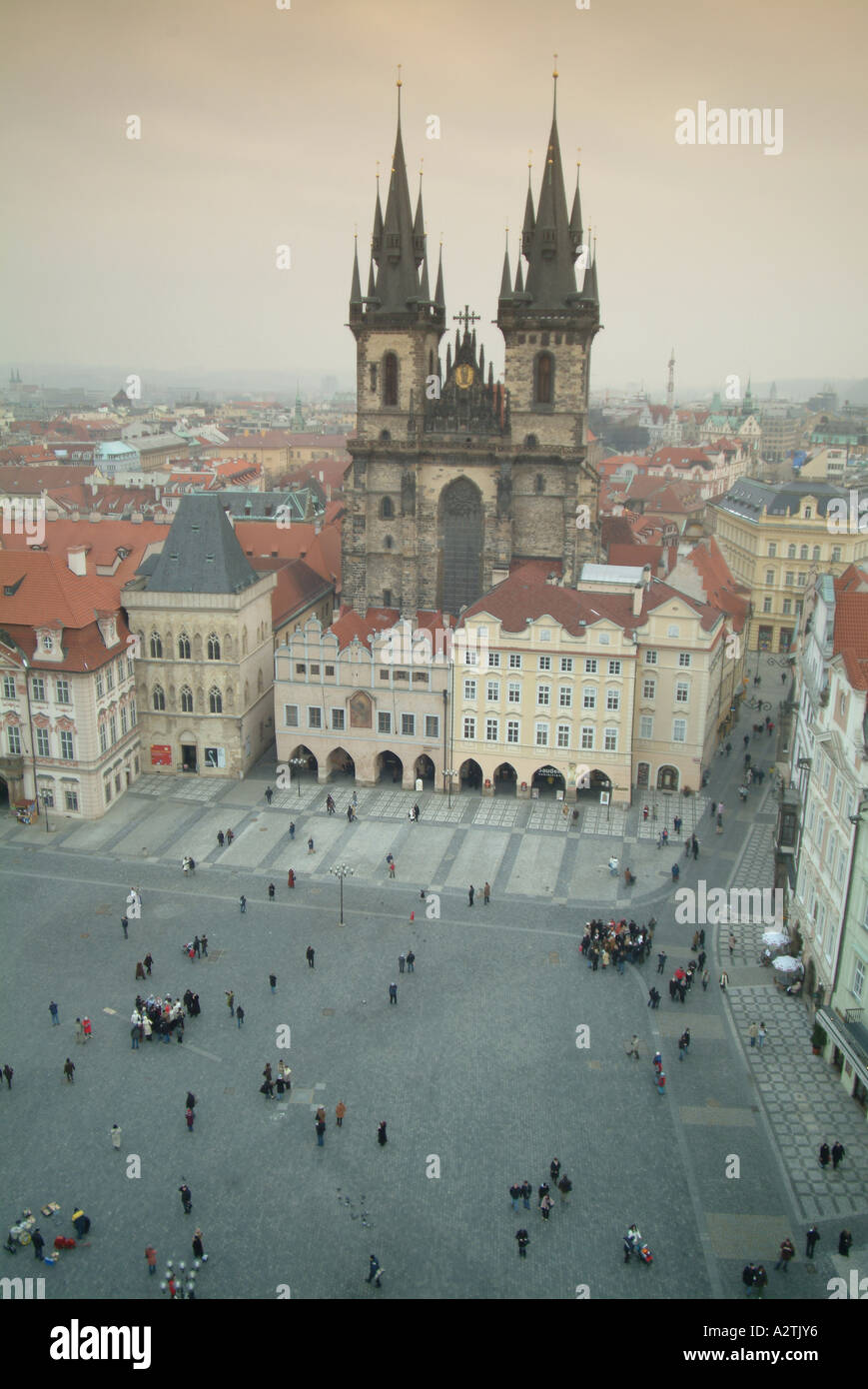 St. Johannes von Nepomuk Kirche, Altstädter Ring, Prag unter grauem Himmel Stockfoto