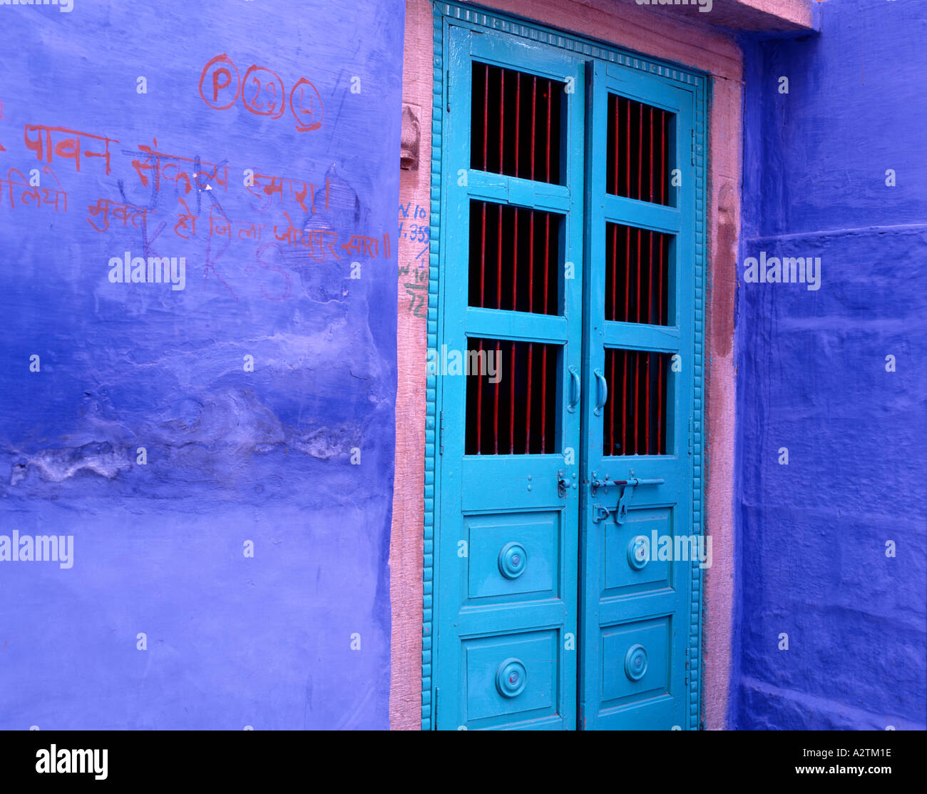Lackierte Tür Wand Jodhpur Rajasthan Indien Stockfoto
