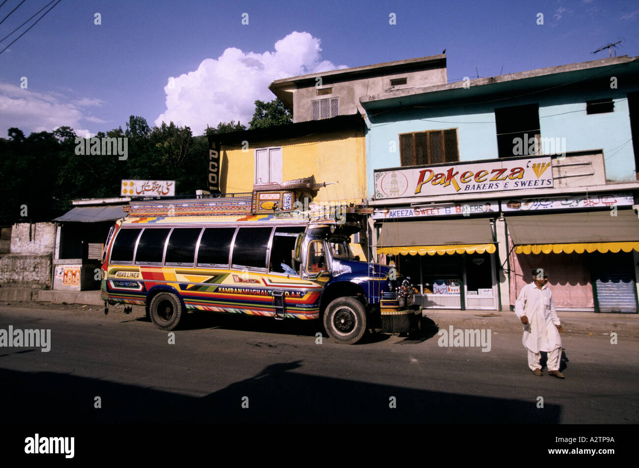 Kaschmir unter Konflikt 1999 Bus in Muzaffarabad 1999 Stockfoto