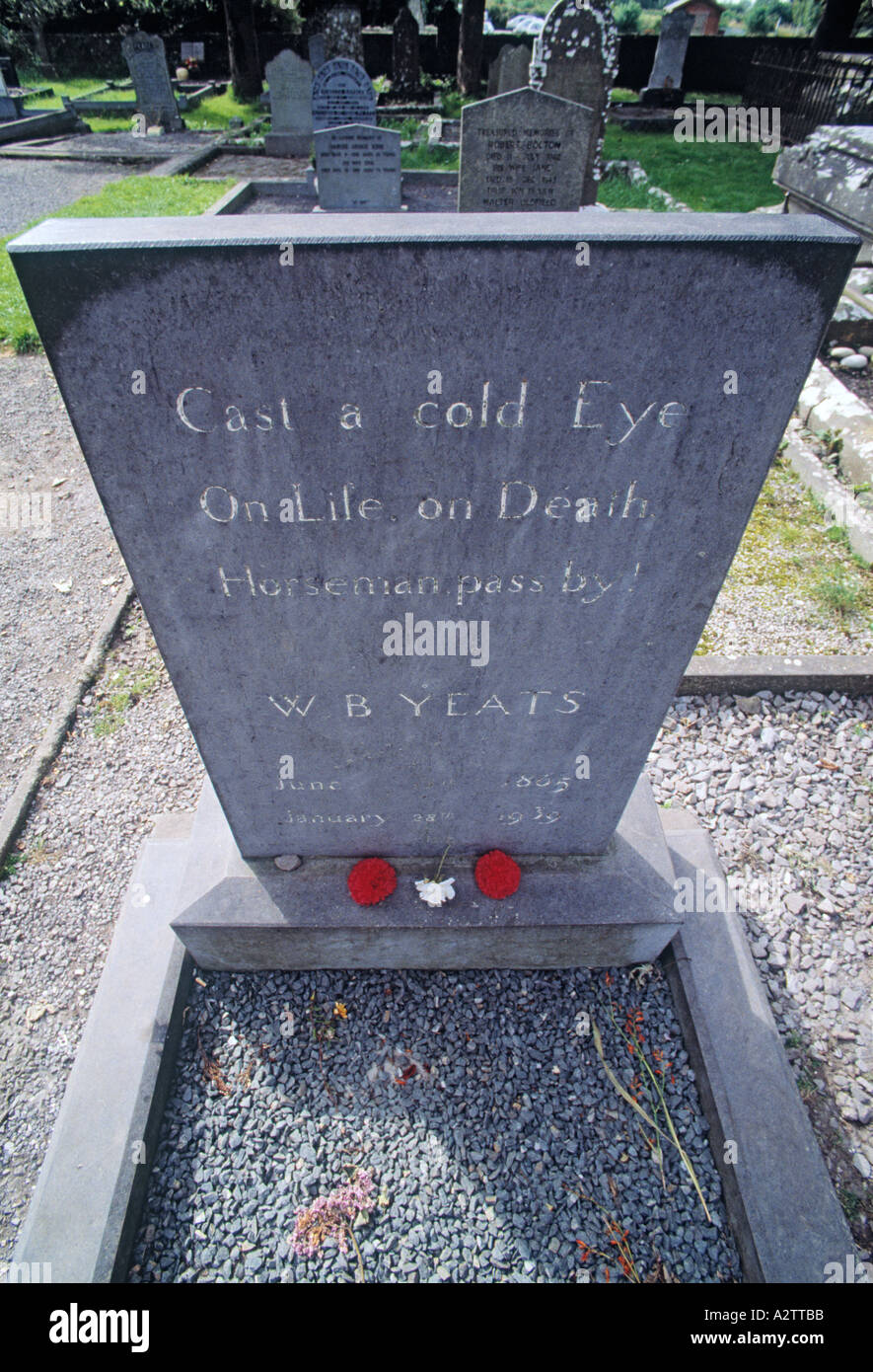 Gegend County Sligo Republik von Irland Irland Grab des irischen Dichters W B Yeats Stockfoto