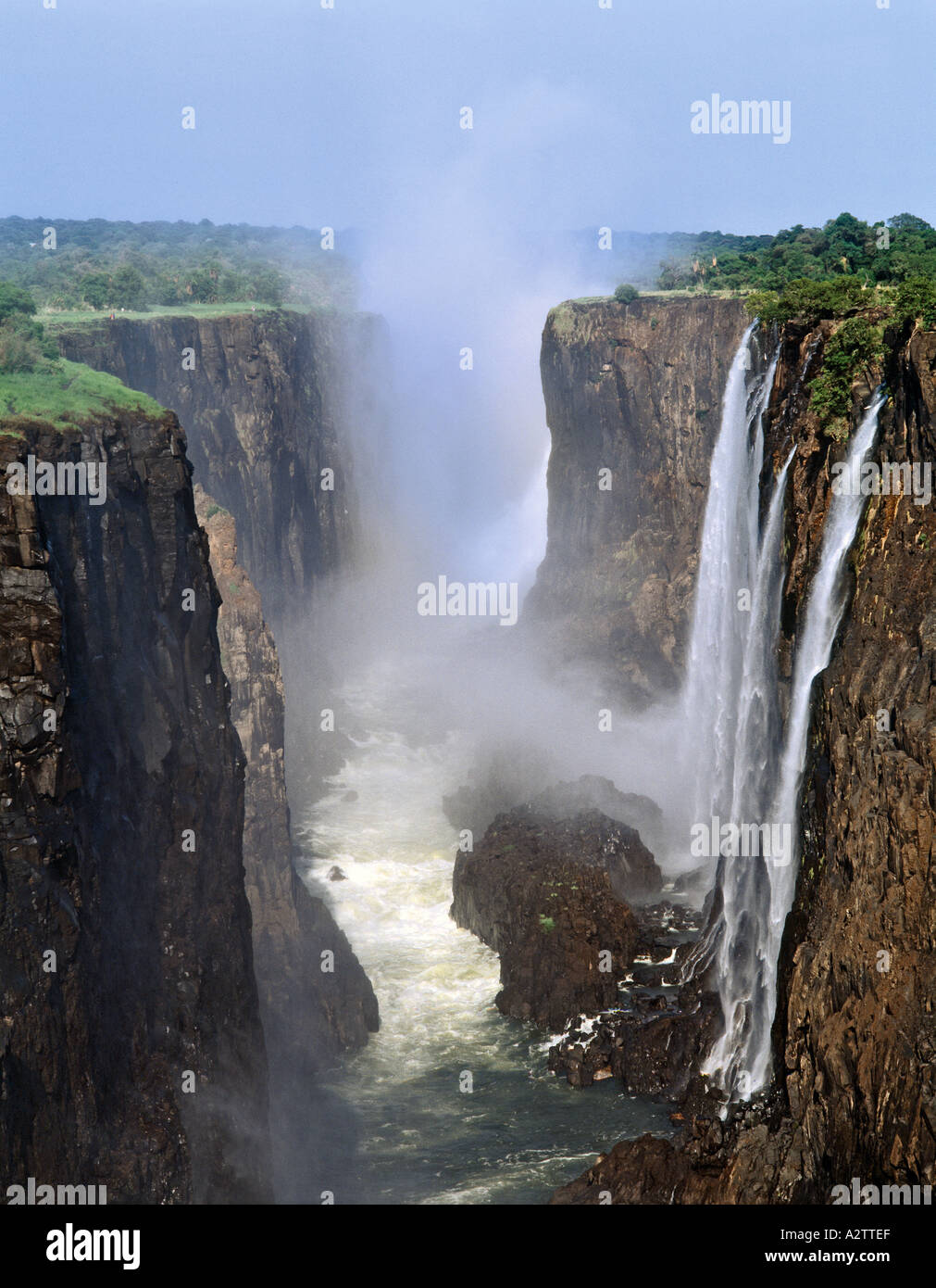 Zimbabwe Viktoriafälle von sambischen Seite aus gesehen Stockfoto