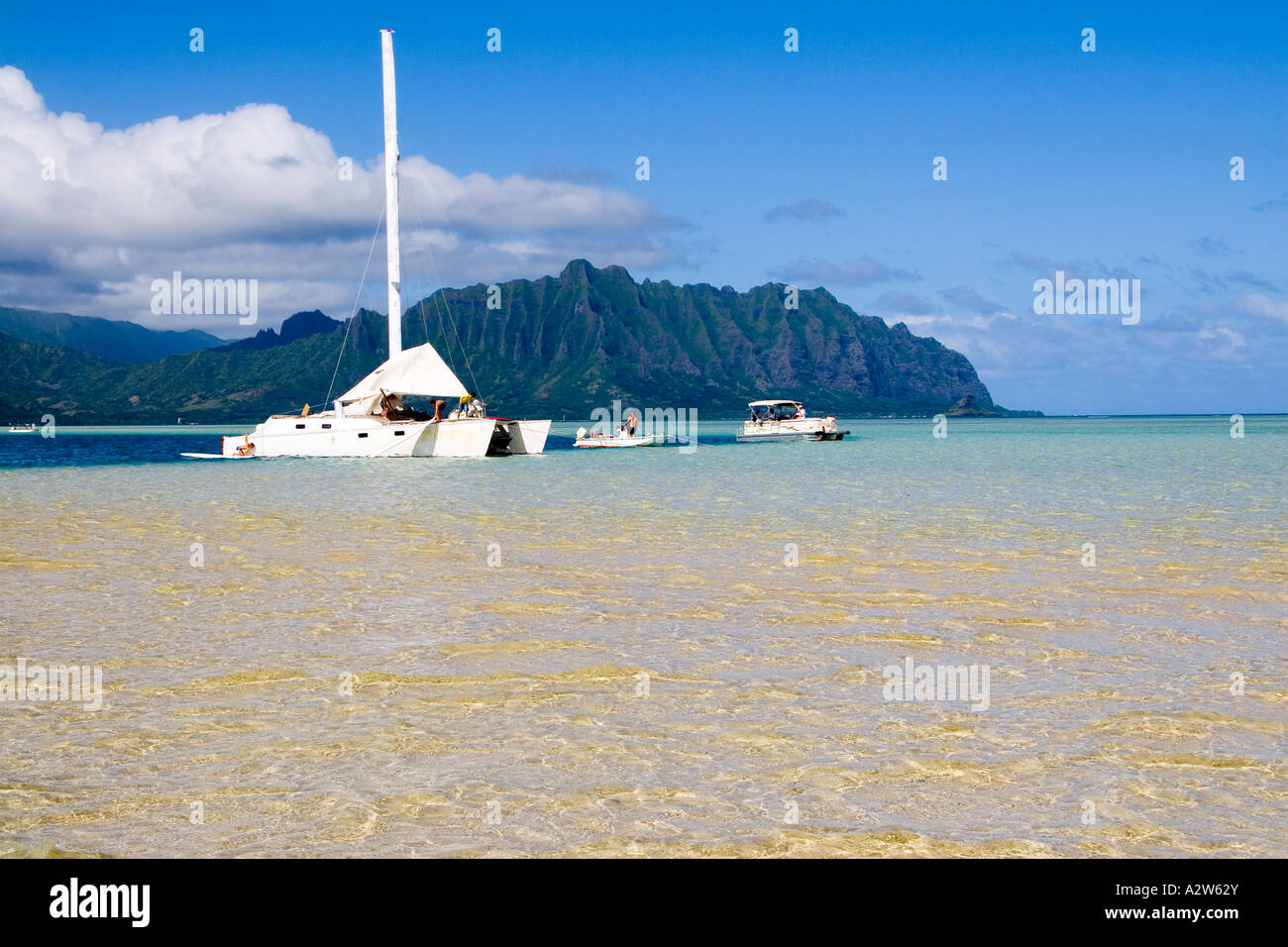 Boot in Kaneohe Bay Sandbank (Ahu o Laka), Oahu, Hawaii Stockfoto