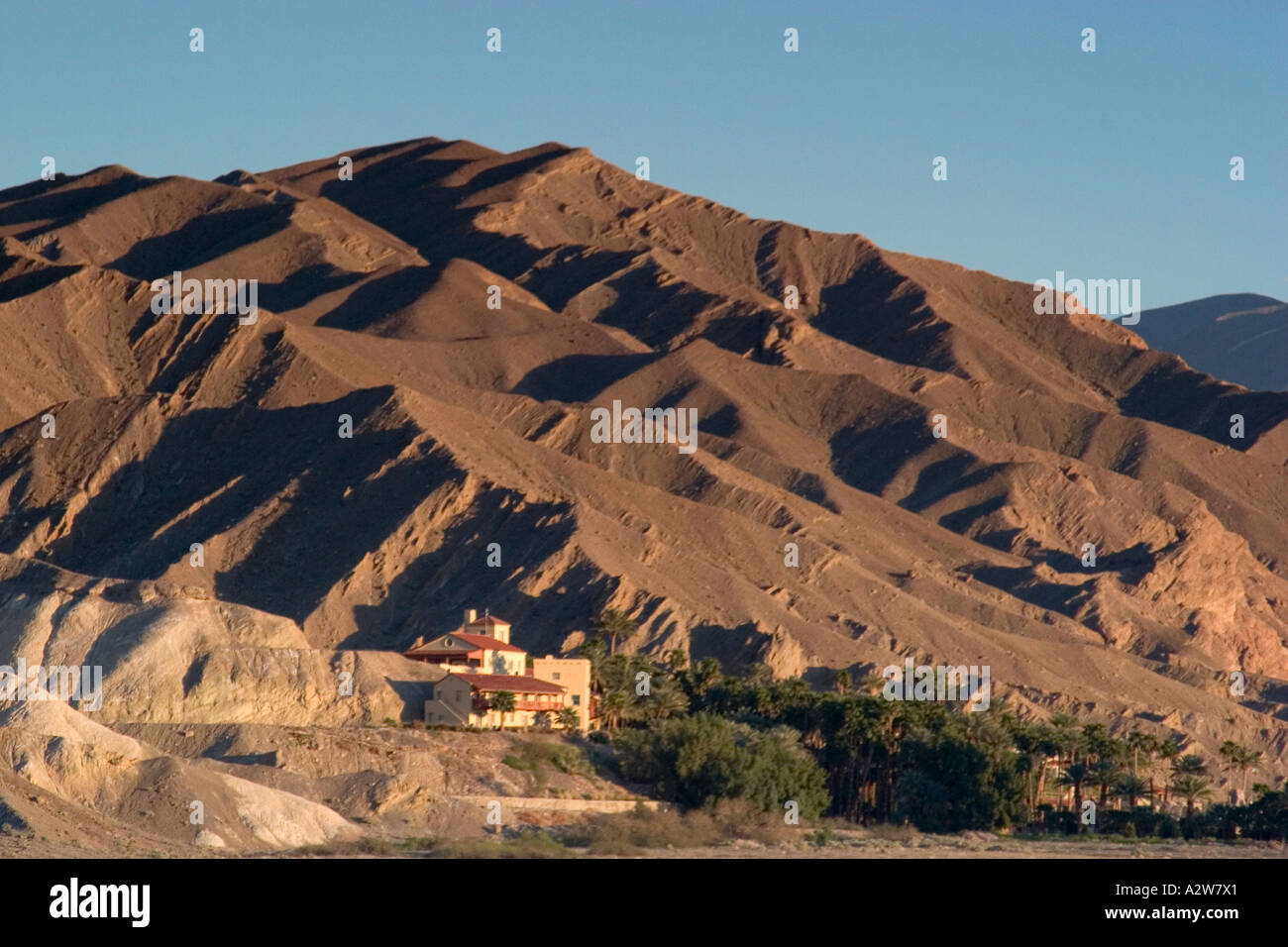 Sonnenuntergang über Furnace Creek Inn Death Valley Kalifornien USA Stockfoto