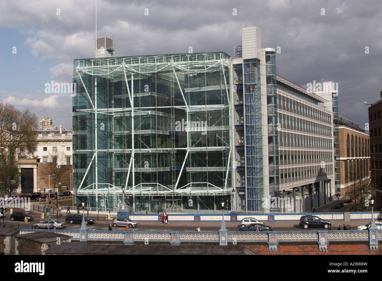 K2-Gebäude von Richard Rogers Partnership im Tower von London Stadt von London EC3 England historische Wahrzeichen Stockfoto