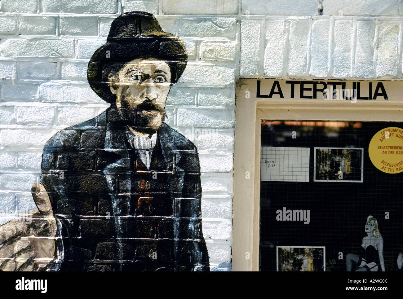 Vincent van Gogh malte auf der weißen Wand ein Coffee-Shop, der Hash Amsterdam 1994 verkauft Stockfoto