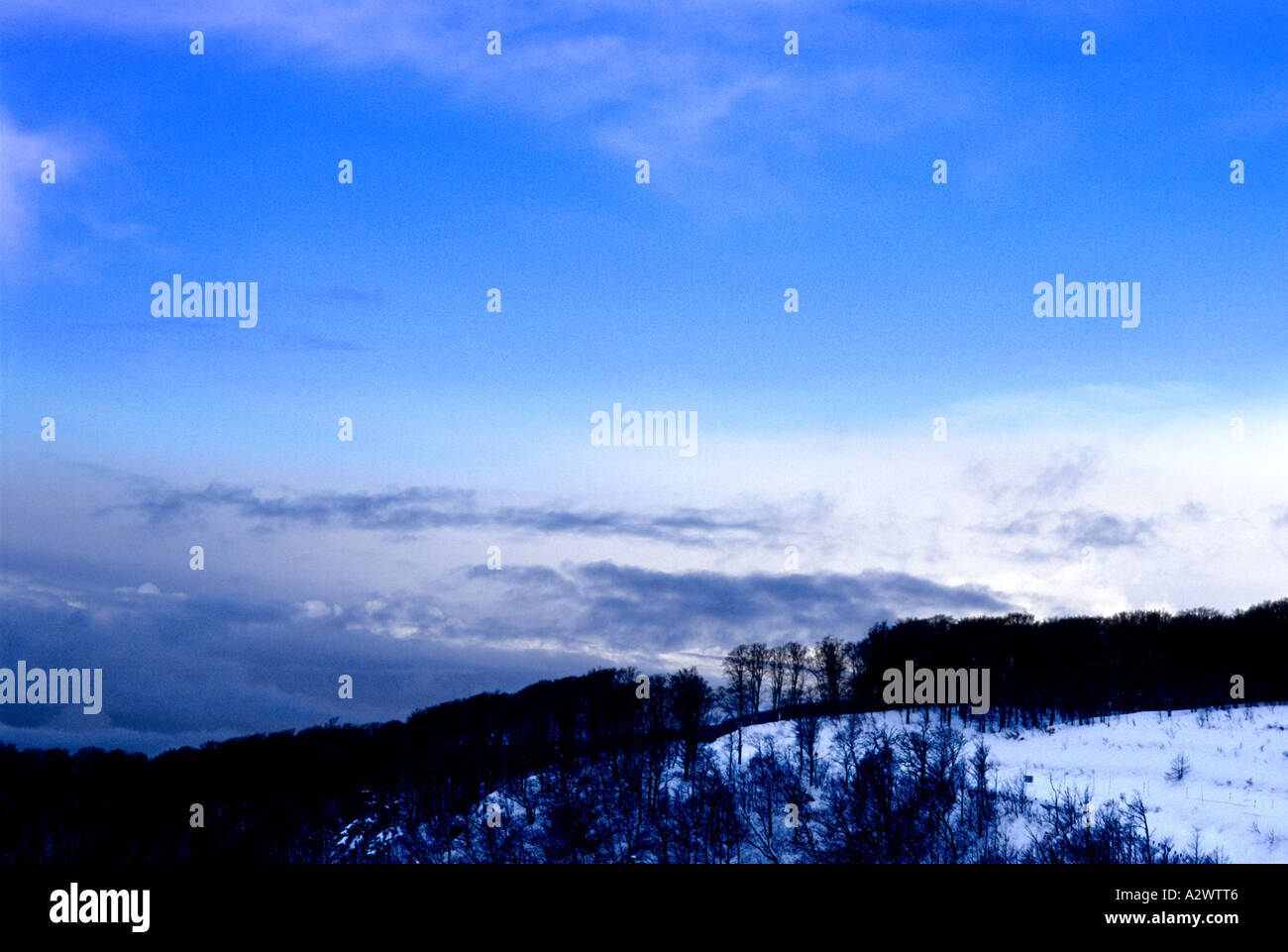 Verschneiten Berg über klarem Himmel in Aomori Japan Stockfoto