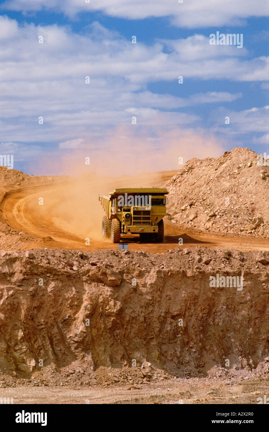 Western Australia. Boulder offen geschnittene Goldmine. LKW. Stockfoto