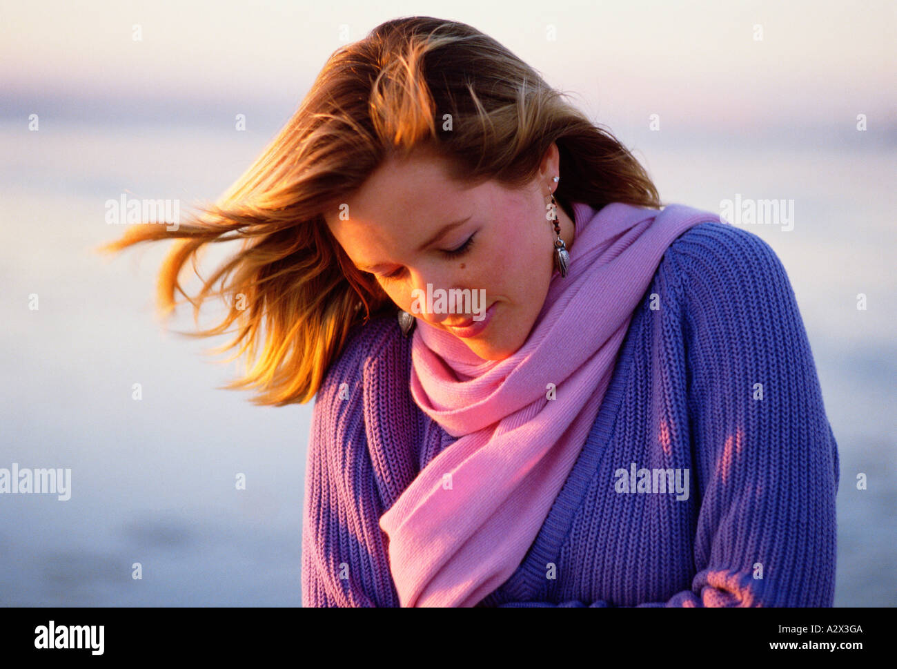 Outdoor Portrait von schönen jungen Frau. Stockfoto