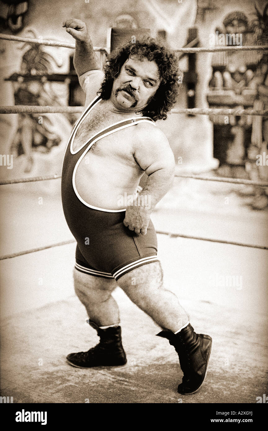 Dirty Dan, professioneller Midget Wrestler in einem 1980 s PromoTraining Stockfotografie Alamy