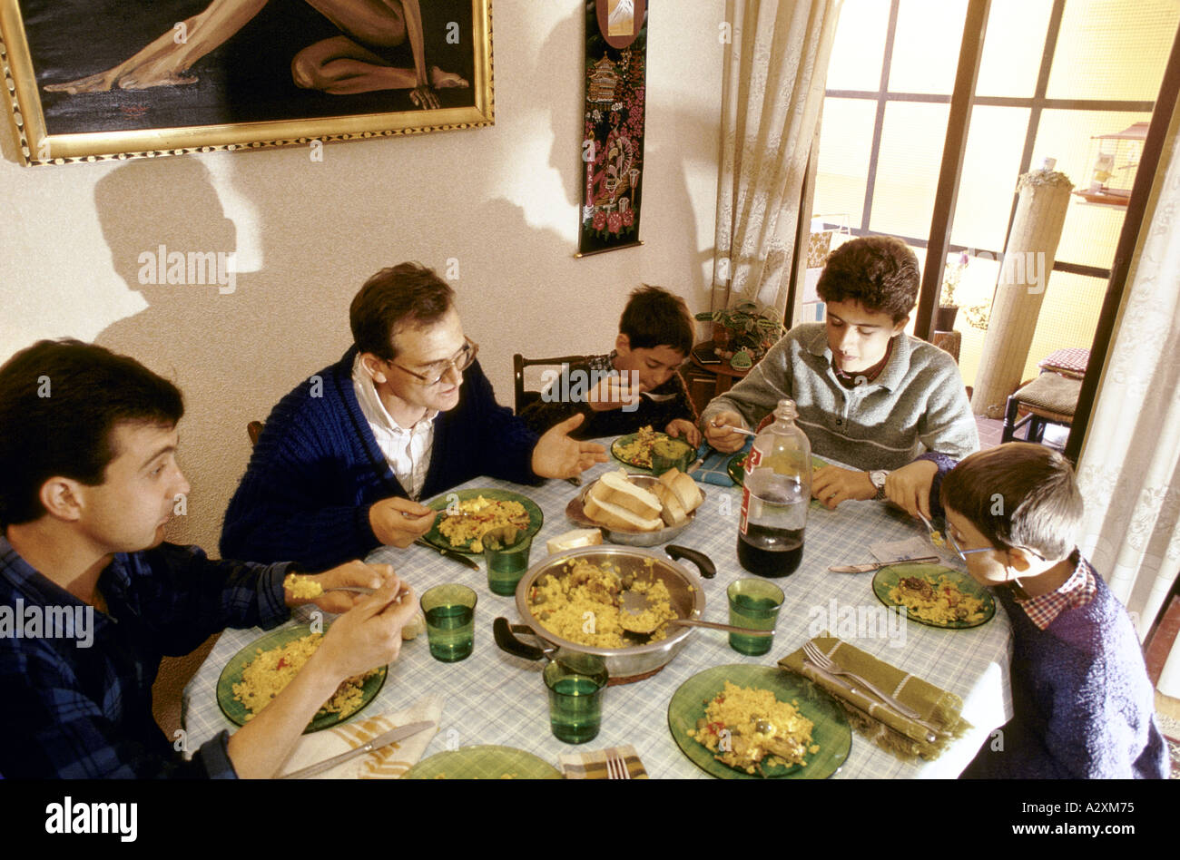 spanischen Familie zu den Mahlzeiten Stockfoto