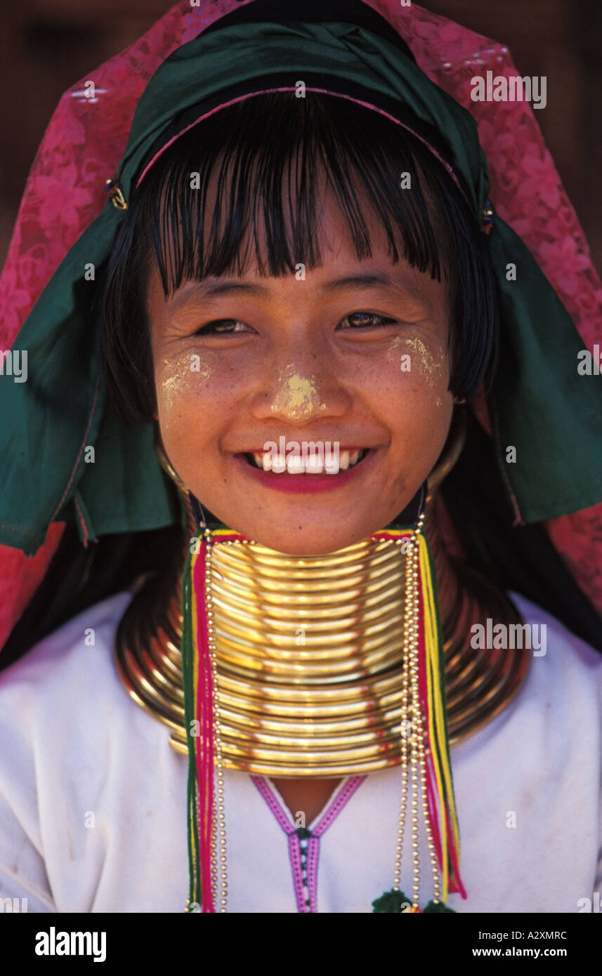 THAILAND-Porträt von langen Hals junge Frau von der Paduang Karen Tribe in MAE HONG SON Stockfoto
