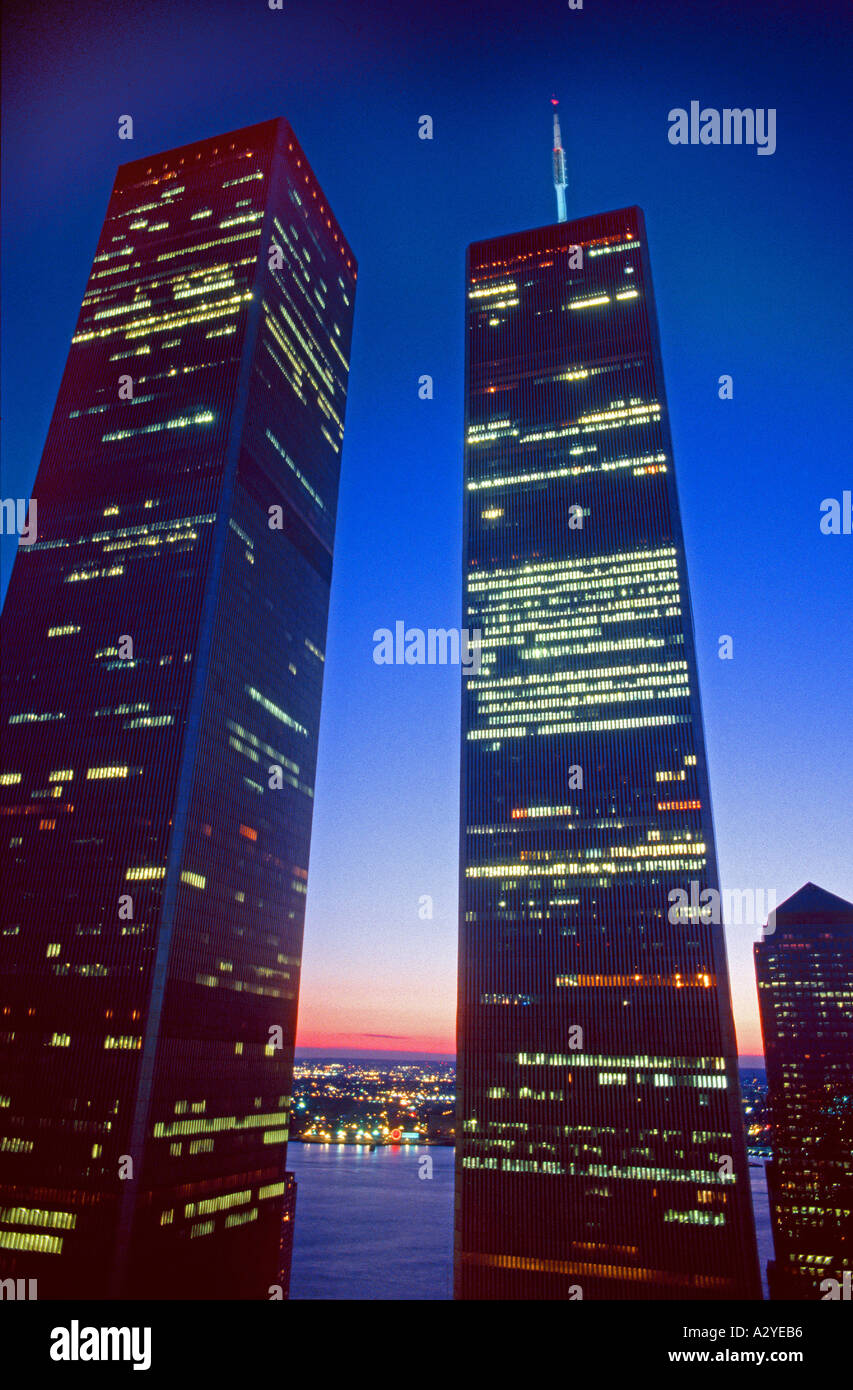 Zwillingstürme World Trade Center New York City New York USA entnommen im Millenium Hotel bei Sonnenuntergang Stockfoto