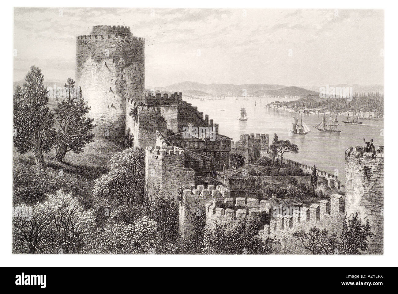 Rumeli Hisari Bosporus Bosporus Schloss Burg Ruine Segelschiff Istanbul Türkei türkische Turkie Konstantinopel Genueser Meer Stockfoto