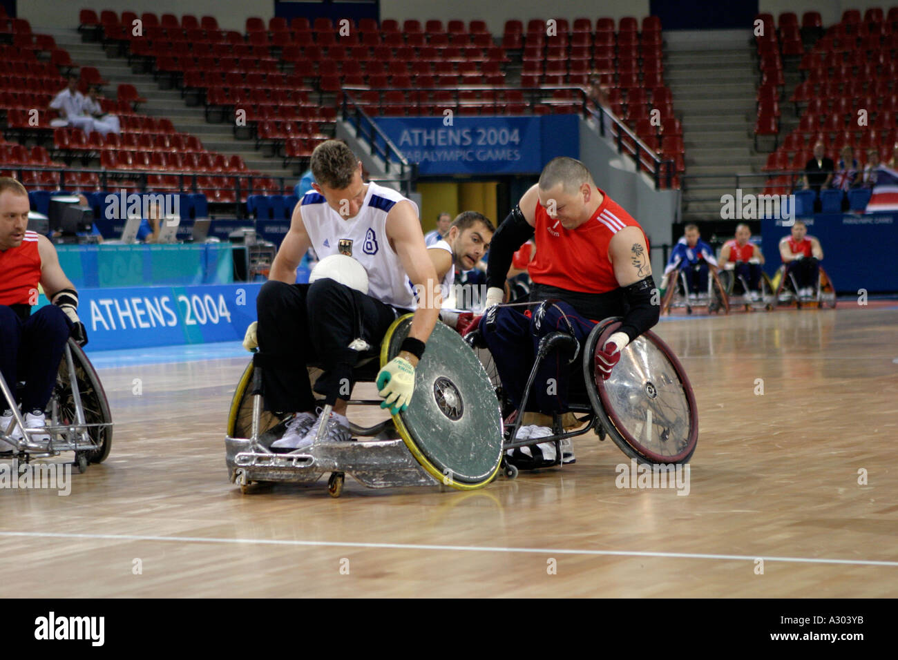 O Shea GbR in Aktion in der Rollstuhl-Rugby-Runde Eröffnungsspiel zwischen GBR und GER at the Athens 2004 Paralympischen Spielen Bob Stockfoto