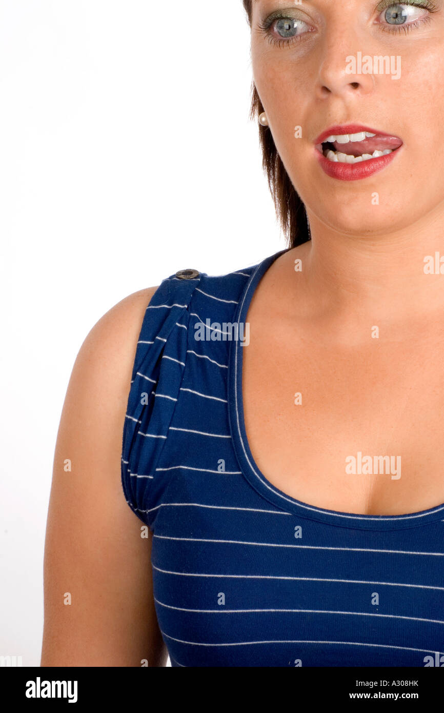 Irin im oberen poking Blauzungenkrankheit durch Zähne. Stockfoto