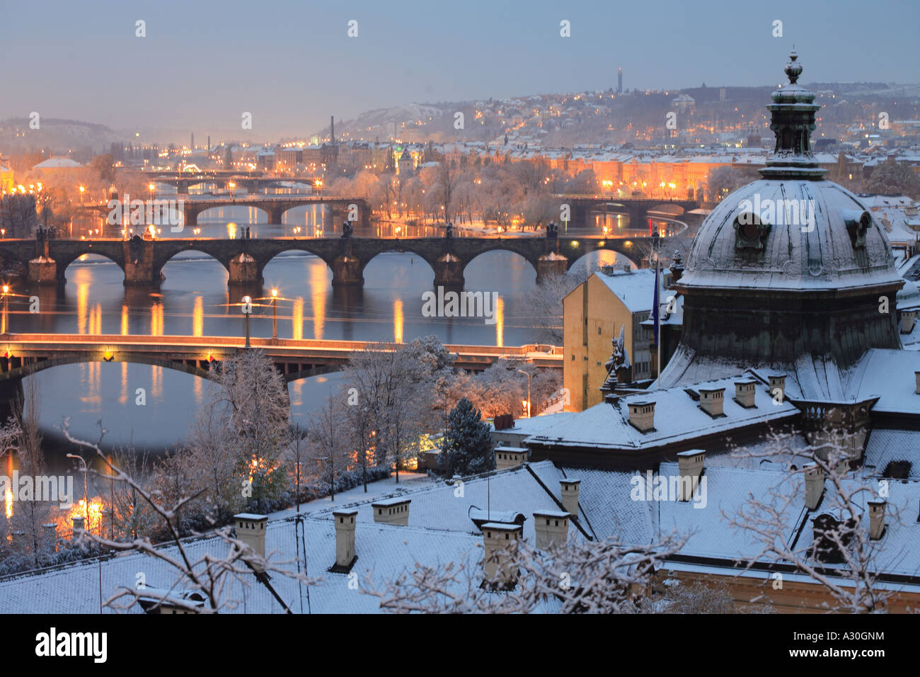 Blick auf Prag von Letna Park im Winter, Tschechische Republik, Europa Stockfoto