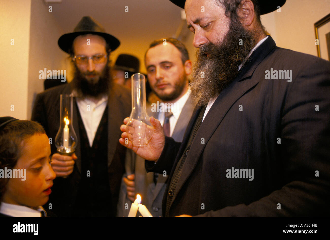 Juden sabbat kerzen Fotos und Bildmaterial in hoher Auflösung Alamy