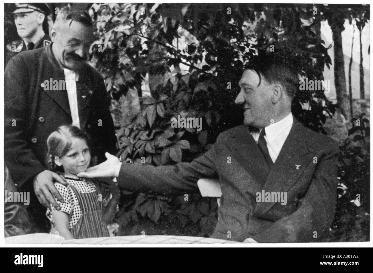 Schüchternes Mädchen Hitler 1935 Stockfoto
